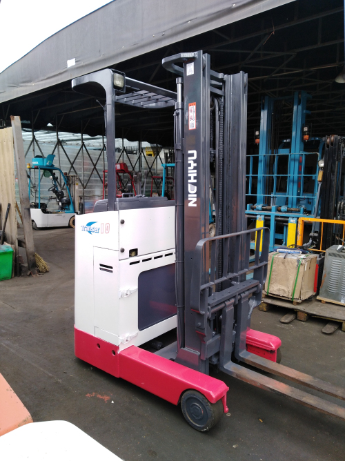 進(jìn)口電動(dòng)叉車