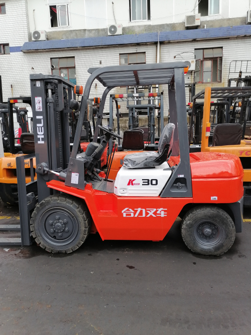 合力3噸柴油叉車(chē)